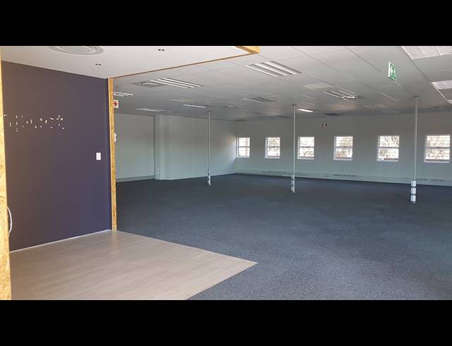 1,004M² OFFICE TO LET IN TYGER VALLEY